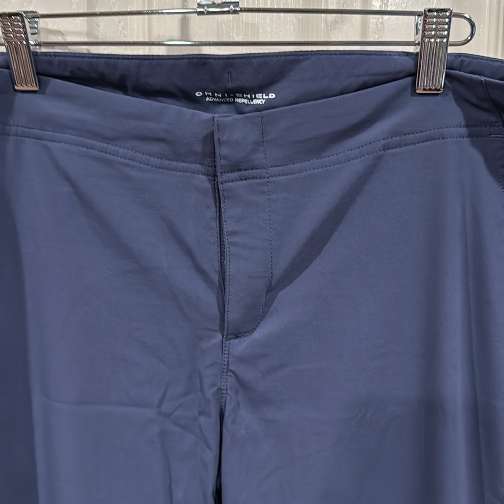 Columbia Blue Activewear/Hiking Capri/Cropped Pants. Sz 16 - Picture 2 of 7